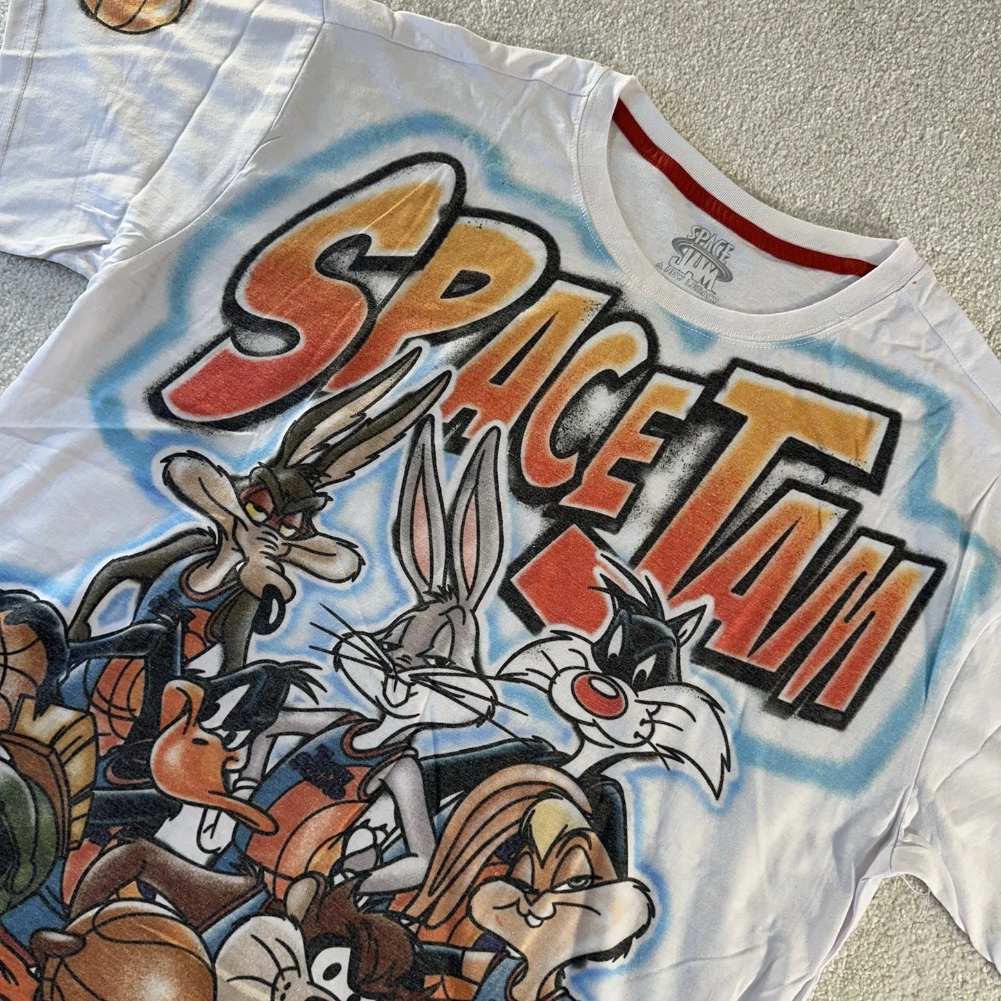 Space Jam Looney Tunes Bugs Bunny Graffiti Airbrush Graphic White T-Shirt L NWOT