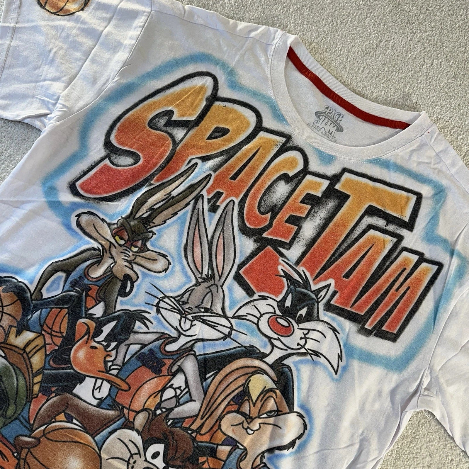 Space Jam Looney Tunes Bugs Bunny Graffiti Airbrush Graphic White T-Shirt L NWOT