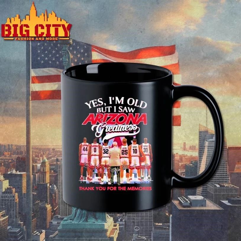 Yes I’m old but I saw Arizona Wildcats greatness players city skyline Shirt